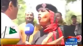 The Most Funny Lady Police Constable in PTI Dharna Islamabad