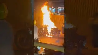 Bike fire accident at Bommanahalli  bridge entrance #bullet  #350 #automobile #accidentnews #fire