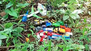 Mencari Mainan Mobil Balap, Mobil Polisi, Mobil Pemadam, Ambulance, Truk Molen, Truk Oleng, Pesawat