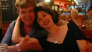 Your ticket to Paris, travel with Claudia Hommel' on a Cabaret InTourlude to France