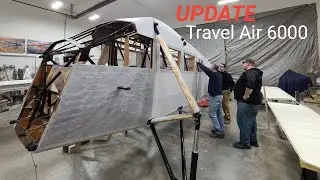 Aeronca Champ летит посмотреть на The Travel Air 6000