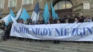 Protest kibiców klubu Stomil Olsztyn. Przemarsz od stadionu pod ratusz.
