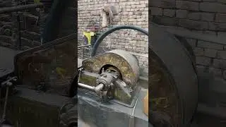Amazing Working and Cool Sound Old Black Consuming Light Diesel Oil Engine ||