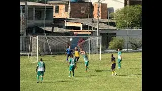&ldquo;1&ordm; Tempo insano! Amarelo sai na frente, Verde vira e juiz esquece o rel&oacute;gio 😂⚽&rdquo;