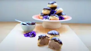 Profiteroles de masa choux con crema de Nutella de Georgia's Cakes.
