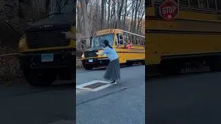 Mom started dancing after seeing school bus 😱 #shortvideo