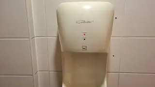 Crocodillo T2 hand dryer, Cafe Nero 🚹, Sailsbury, Wiltshire