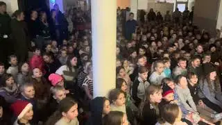Sams&ouml;ngur, Rigningin