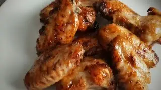 Сладкие и липкие куриные крылышки с ананасом и коричневым сахаром