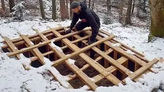 Dos hombres construyen una GRAN casa de troncos en el bosque | De principio a fin