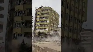 building fall down😢😢#viralshorts #shorts #viralbuilding #shorts #viral #trending #2023 # reels