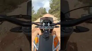 UM DSR EX 125 (la moto mas barata que te puedes comprar con akrapovic chino)