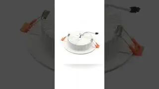 Laiken&rsquo;s USB-powered lamp ensures portable convenience, great for travel and flexible setups.
