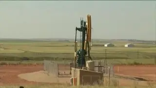 MoneyWatch: Energy companies take hit from falling crude oil price; FedEx plans for biggest shipp&hellip;