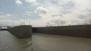 Virtual Tour through a Lock