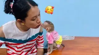 Jasmine Sweet Kiss After Wake up To Comfort Mom For Some Fruity