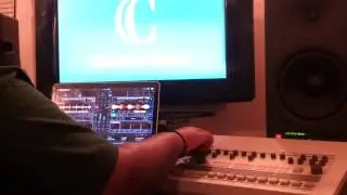 LIVE 909 (tr-909 synched with traktor) w/Napolian
