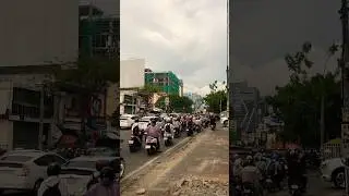 Phnom Penh rush hour หลังเลิกงาน ก็ประมาณนี้ เมือง #พนมเปญ #cambodia #phnompenh