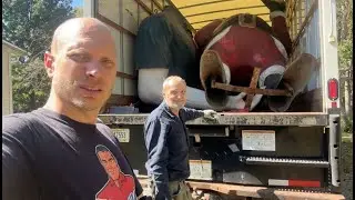 Огромный выбор на северо-востоке! Грузовик, полный винтажных глушителей!