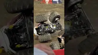 Сверкающий удар, сальто назад, КРАХ! #monsterjam #monstertruckjump #motorsport #automobile #monst...