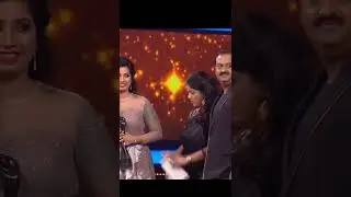 Kapil Sharma Ne Sabke Samne Shreya Ghoshal Ko Flart Kiya😍😍#filmfare #KapilSharmaComedy