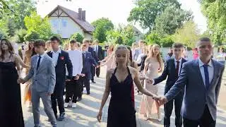 Polonez w wykonaniu ósmoklasistów Szkoły Podstawowej nr 1 w Kożuchowie