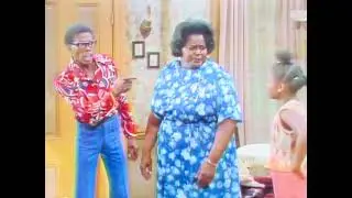 What&rsquo;s Happening!! | Dee is told to shut up or have her behind beat