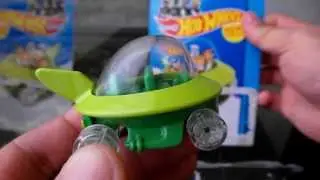 QUICKIE CAR REVIEW - 2014 Hot Wheels - THE JETSONS CAPSULE CAR new model Hanna Barbera
