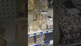 ROSES DISCOUNTS STORES.