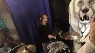 Charlie rocking a groove with herta fills!