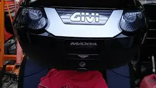 Admore Lighting kit for Givi E55 top case demo. Maxia 3.