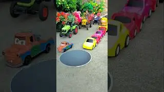 Yellow cartoon gadi pushing yellow red pink and red car in pit #jcbtoy #jcb #jcbjcb #jcbvideo#vairal