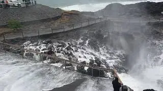 Kiama blow hole surges