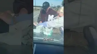 Эта пара сменила подгузник на капоте машины!! #шорты