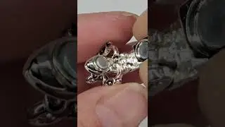 Fold over magnetic clasps are so easy to use  #jewelrymaking  #braceletmaking #beadingtips