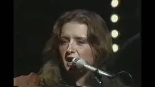Bonnie Raitt - Angel From Montgomery (Live)