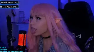 First thing i see when joining her stream