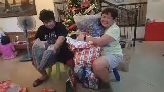 2025 Pasko - Opening of gifts
