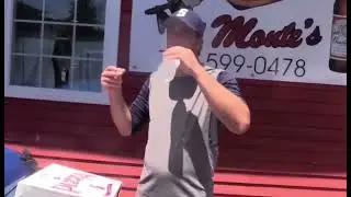 Dave Portnoy Rates Monte&rsquo;s Pizza A Whopping First Ever 10!