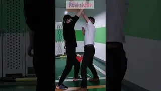 Knife attack? React fast, move smart. 🥋🗡️ #selfdefense  #streetfighter #mma
