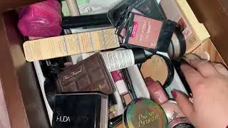 ASMR Organizing and Tapping on Makeup Collection 💄💅 #asmrmakeup #makeupasmr  