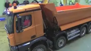 RC TRUCK MERCEDES AROCS DUMP TRUCK AT WORK