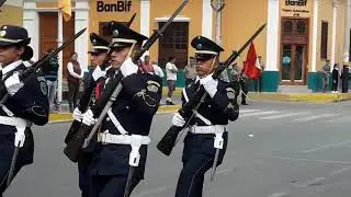 DESFILE DEL COLEGIO MILITAR PEDRO RUIZ GALLO PIURA