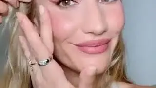 How to use Charlotte Tilbury Pillow Talk Lip & Cheek Glow | Cosmetify