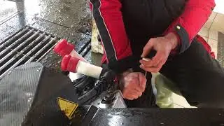 Fixing a cup cord that has broken on a Lely Robot