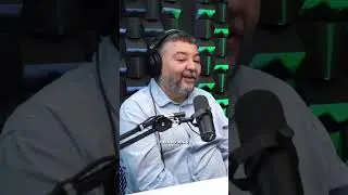 O sucesso de Broklyn 99! Flavio Back conta como foi interpretar o Detetive Charles Boyle