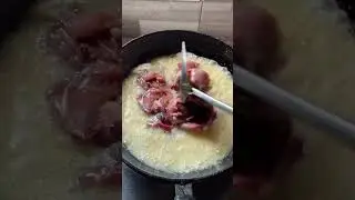 Frying the rice field rat by dusting flour into the pan first  ทอด หนูนา แบบใส่แป้งลงในกระทะก่อน