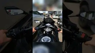turns out there was a crash up ahead 😳🛑#motorcyclelife #roadalert #bikerencounter #shorts