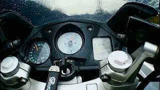 Vfr 800 fi, 5th gen, 2001, with 1999 engine, GR Moto exhaust, V4, sounds a bit off from wind noise