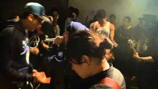 20130216 Find the spot - Might Makes Right (Negative FX Cover)
